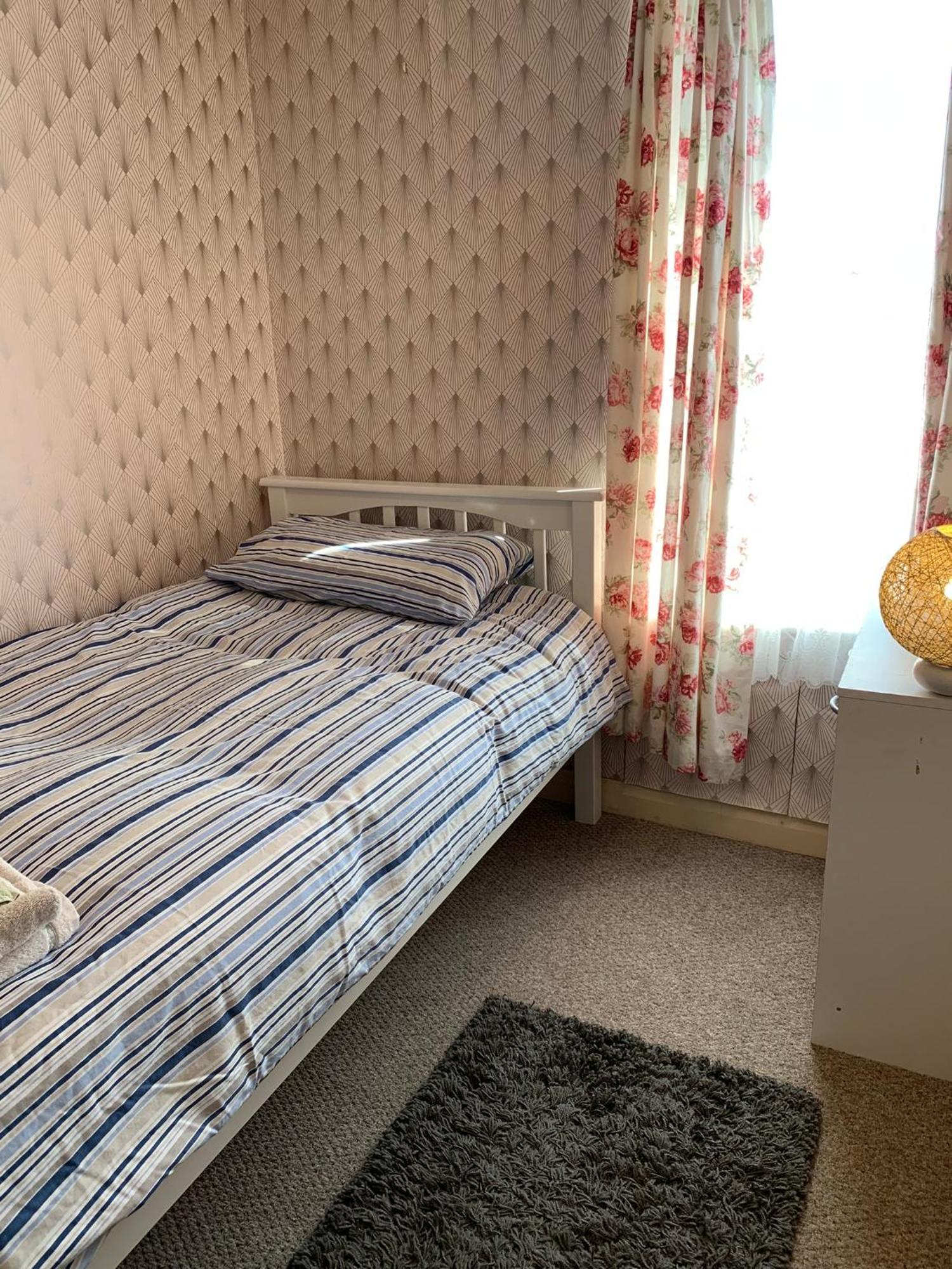 Room Only Guest Accommodation, Guest House Self Catering 威尔士班戈 外观 照片
